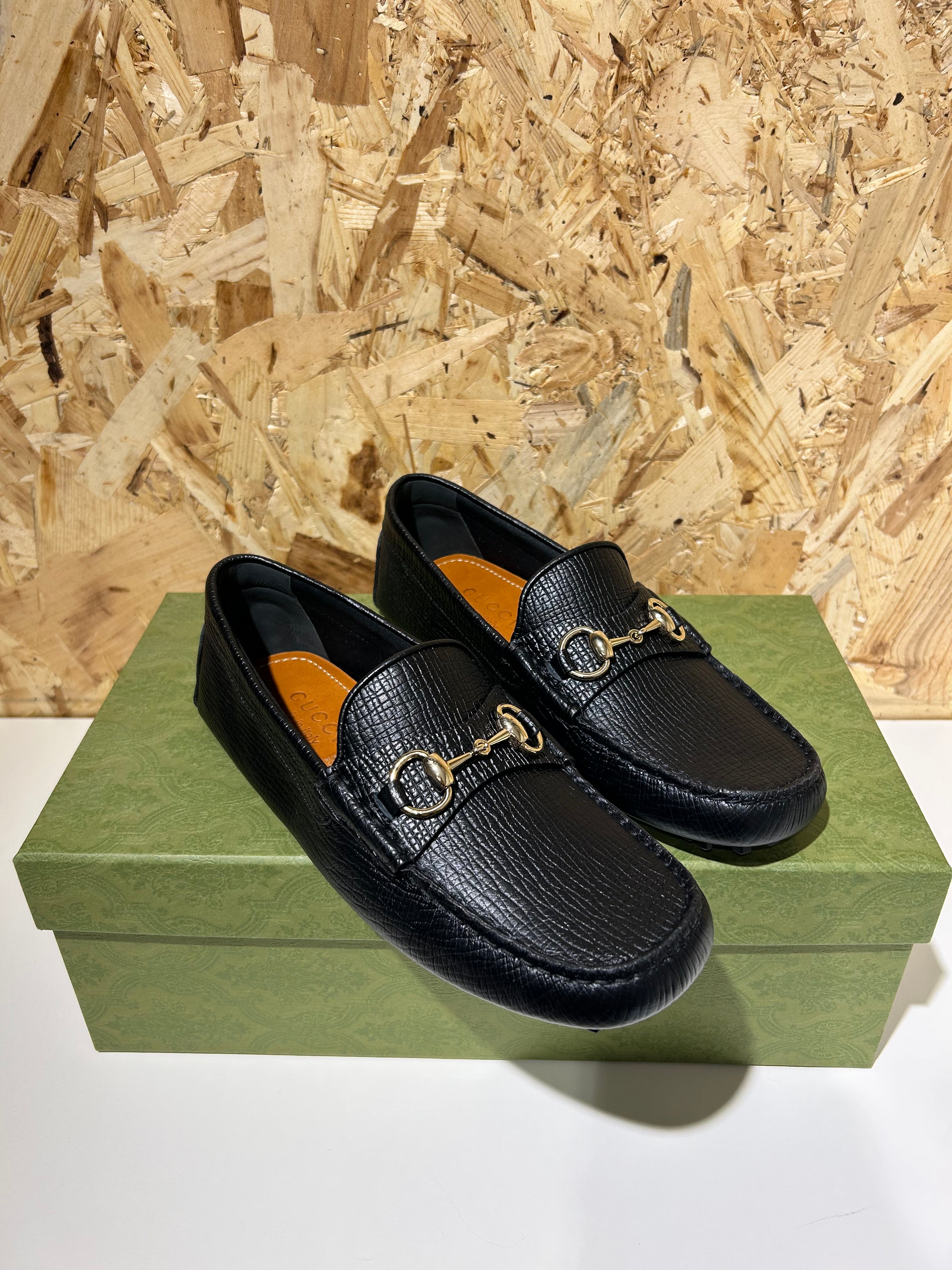 Gucci mocassini driver uomo Horsebit pelle nera granulata cod.674254