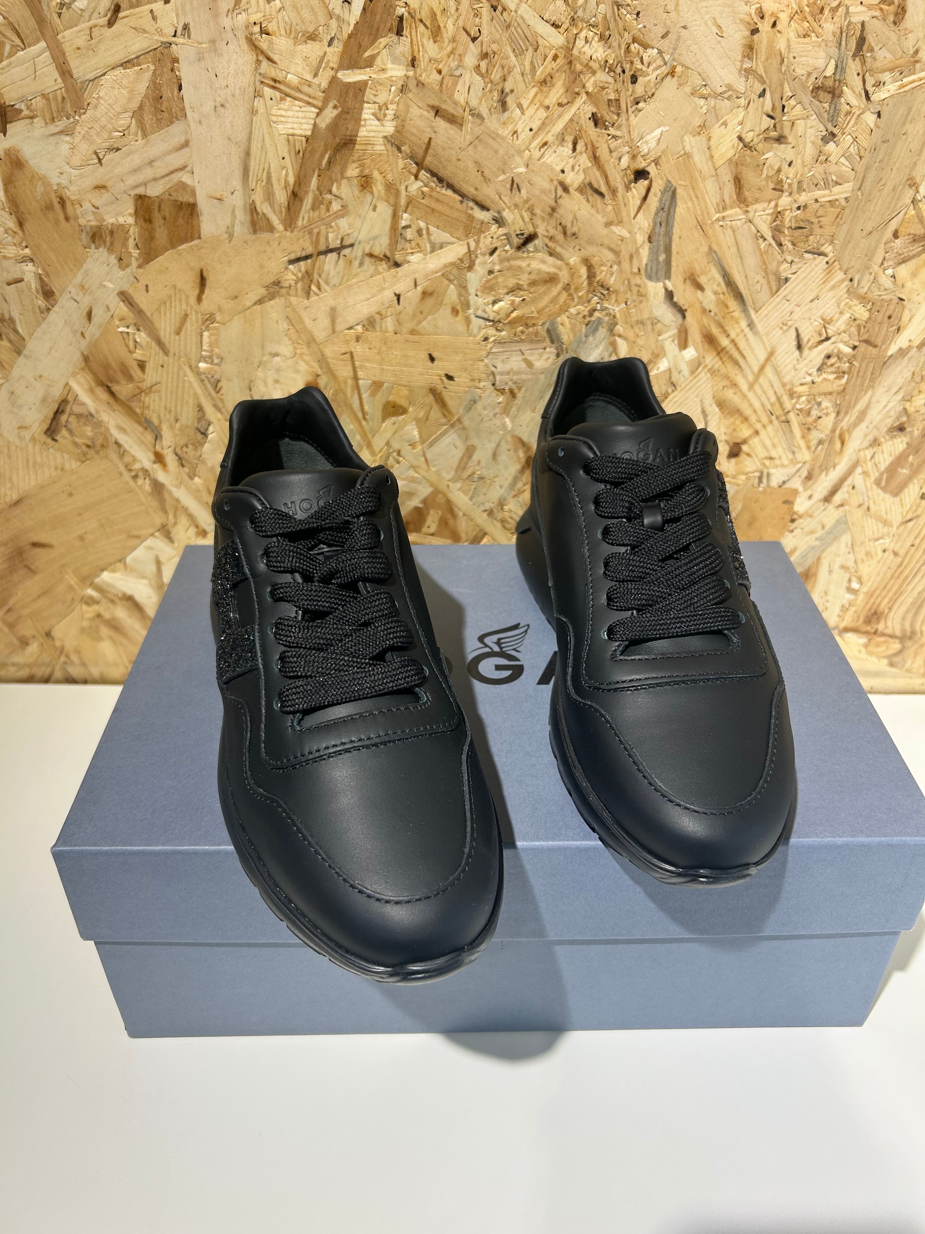 Sneakers Donna Hogan Interactive 3 allacciato pelle total nero brillantino