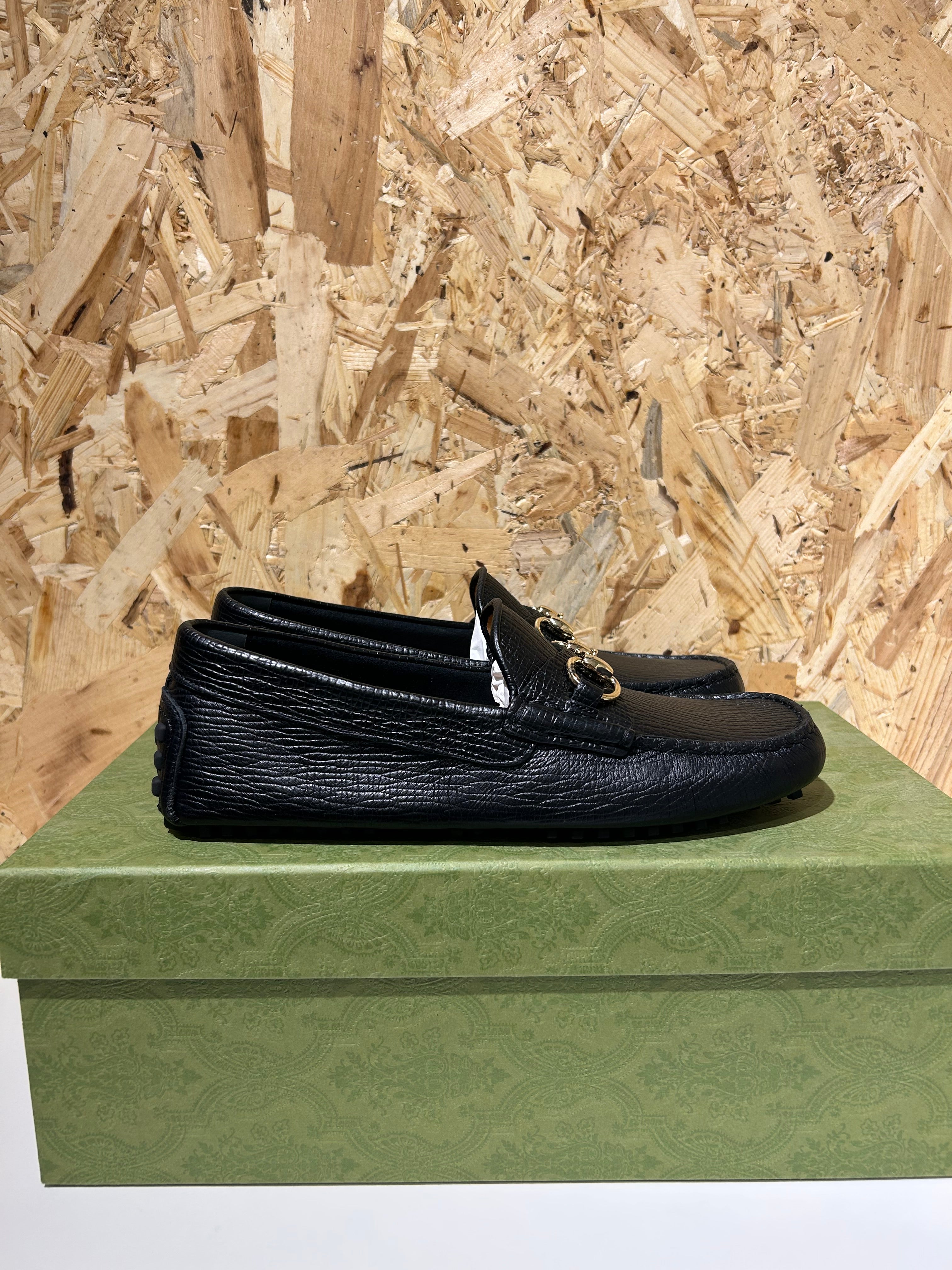 Gucci mocassini driver uomo Horsebit pelle nera granulata cod.674254