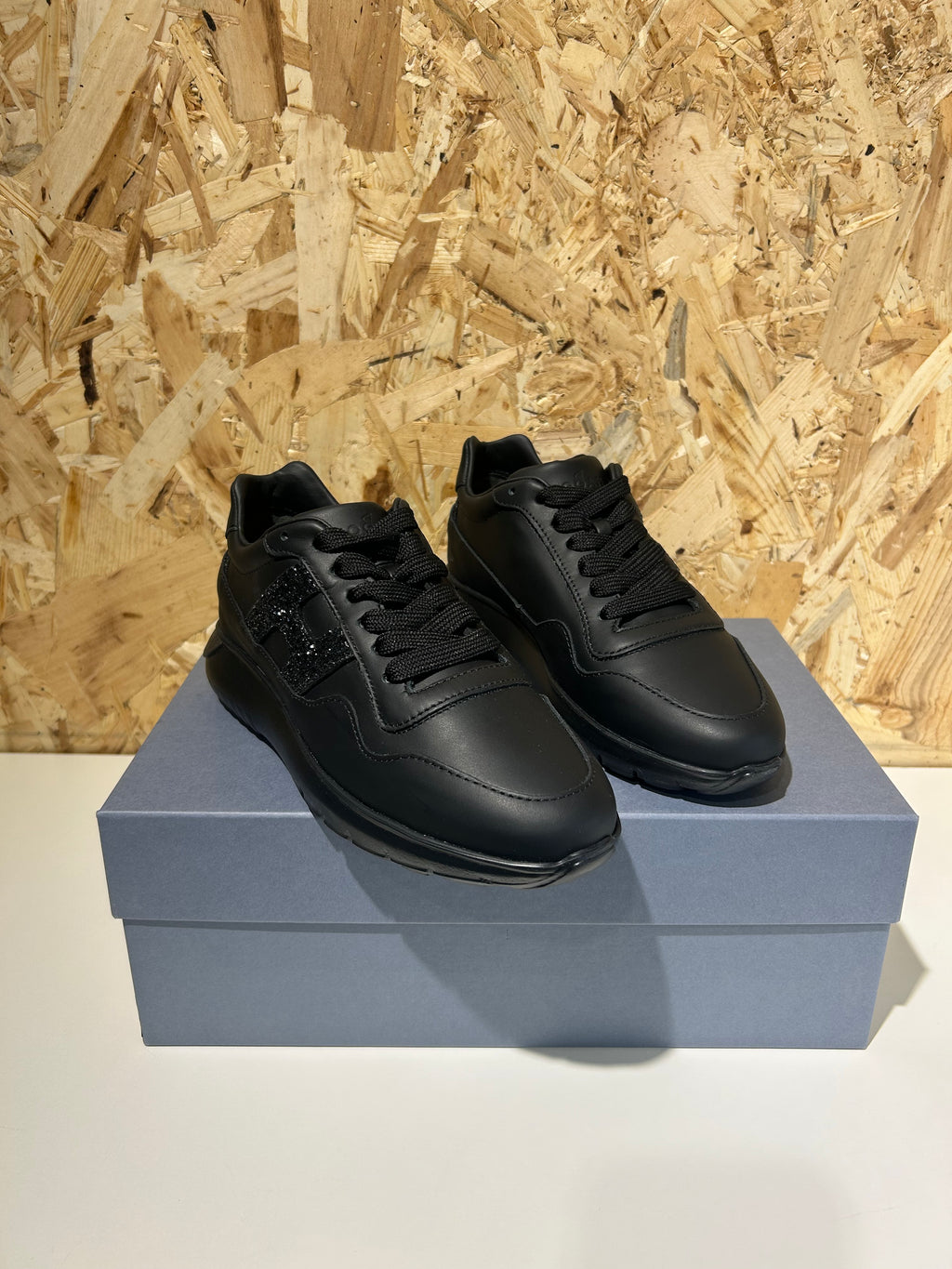 Sneakers Donna Hogan Interactive 3 allacciato pelle total nero brillantino