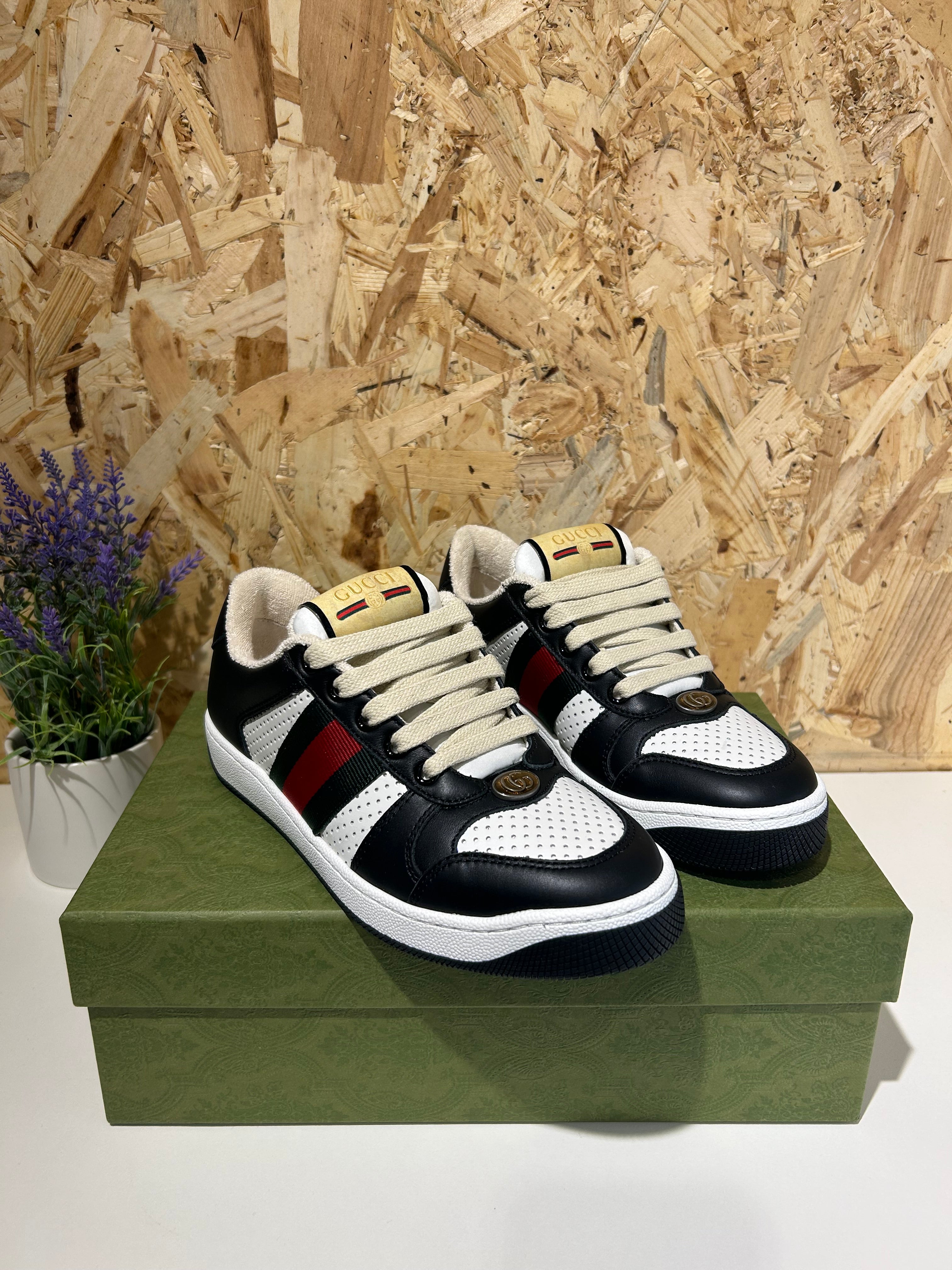 Sneakers Gucci Screener Donna | Pelle Nero/Bianco | 570442