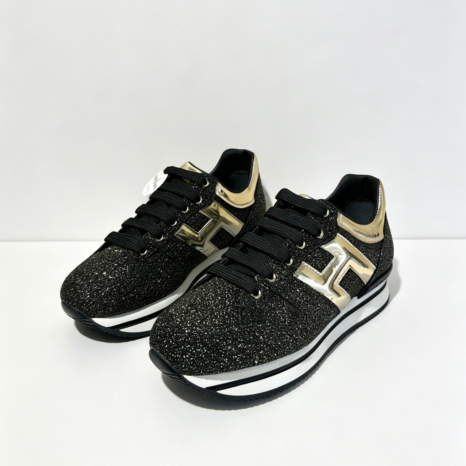 Sneakers donna Hogan modello iconico H222 Allacciato H Grande