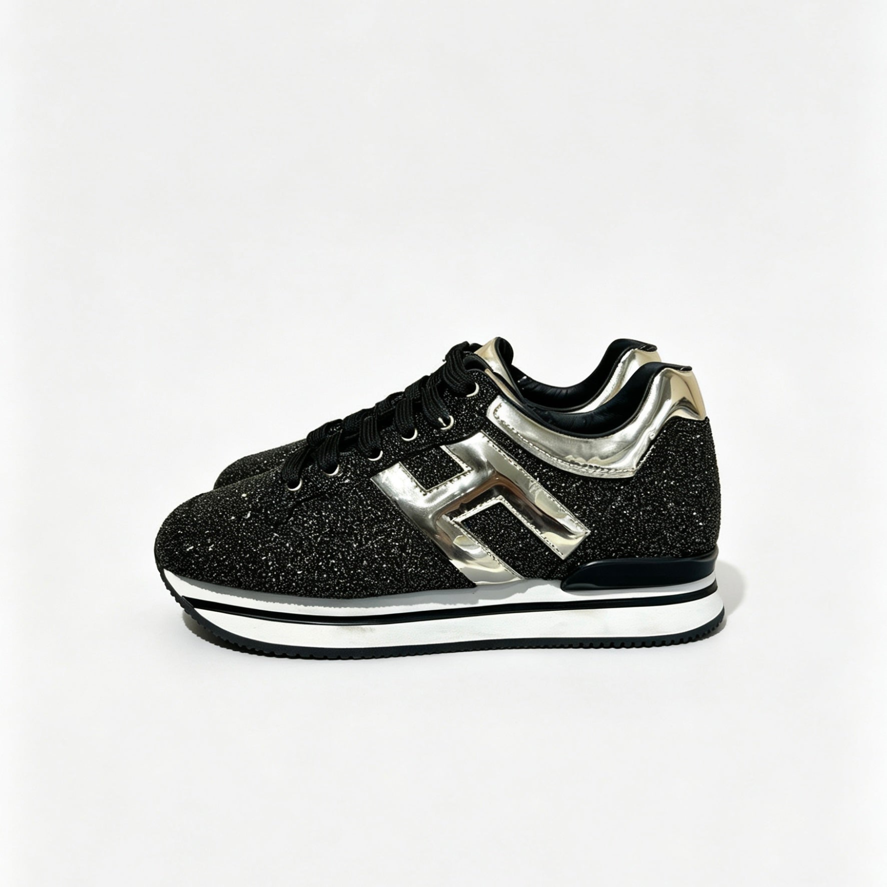 Sneakers donna Hogan modello iconico H222 Allacciato H Grande